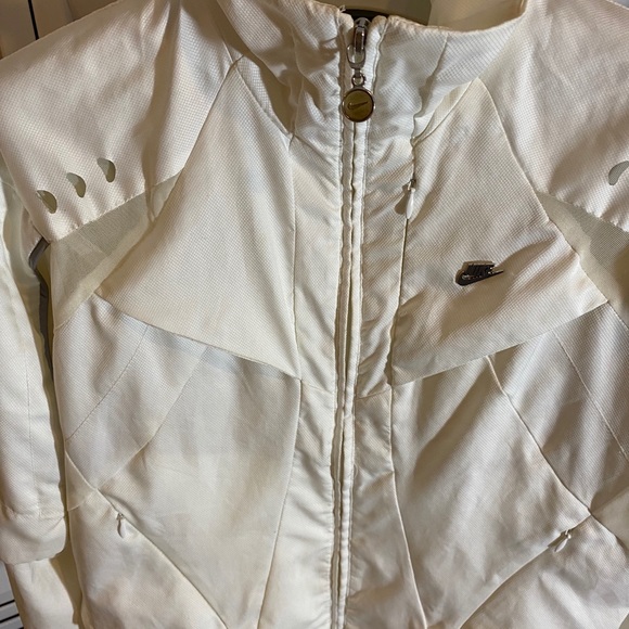 Nike - Picture 2 of 8